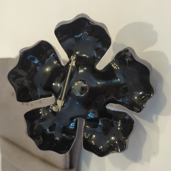 Alexis Bittar, lucite, Flower Pin Brooch - Picture 3 of 9